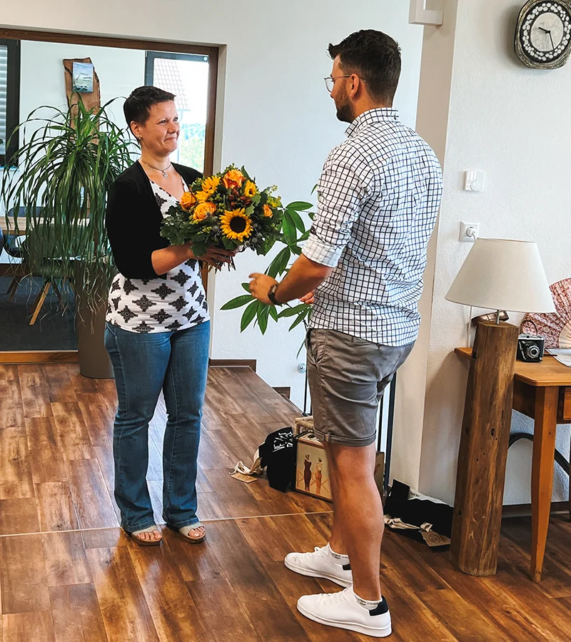 Blumenstrauß zum 20- jährigen Jubiläum von Barbara Nied bei ReiseService VOGT