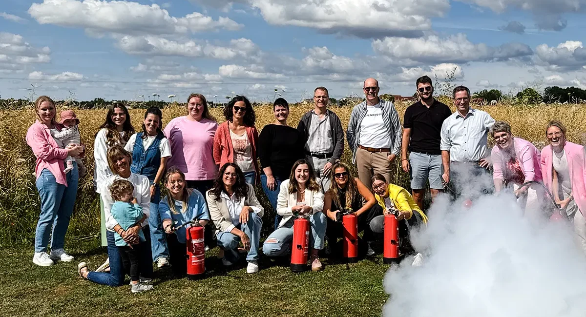 Unser Team bei der Feuerlöscher Schulung auf dem Sommerfest 2025