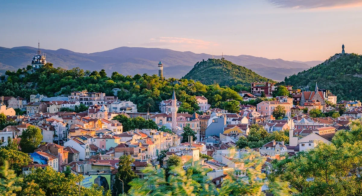 Blick auf Plowdiw, eine alte südbulgarische Stadt, die auf 7 Hügeln erbaut wurde.