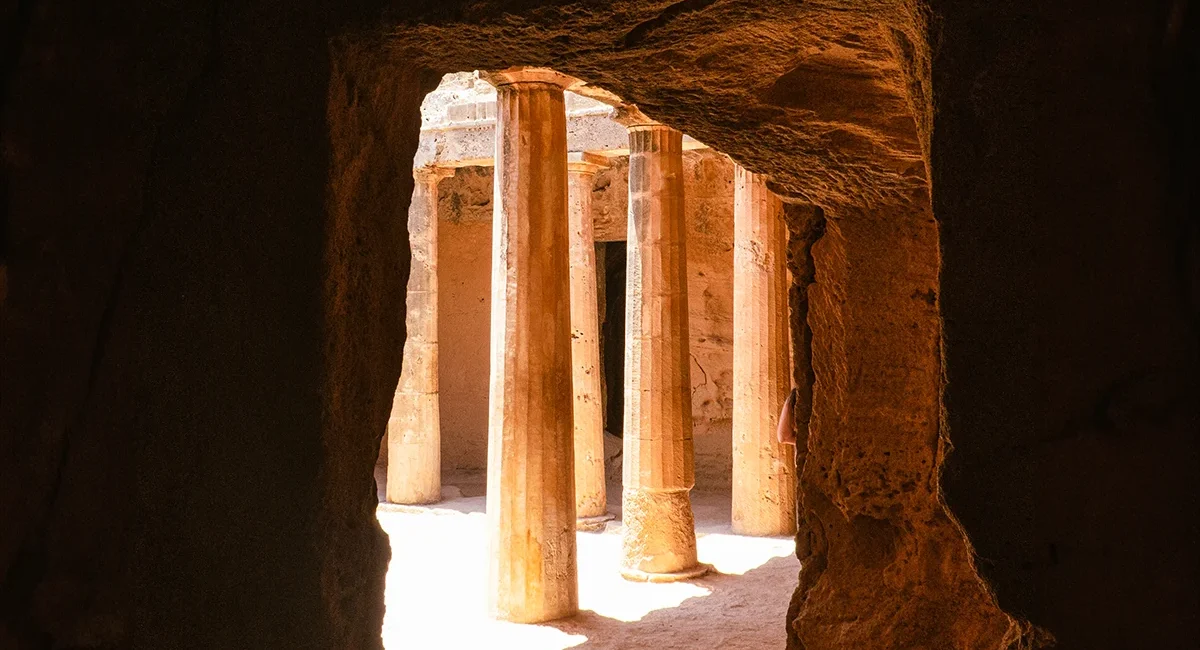 Ein geschichtsträchtiges Gebäude im Archäologischen Park von Kato Paphos auf Zypern